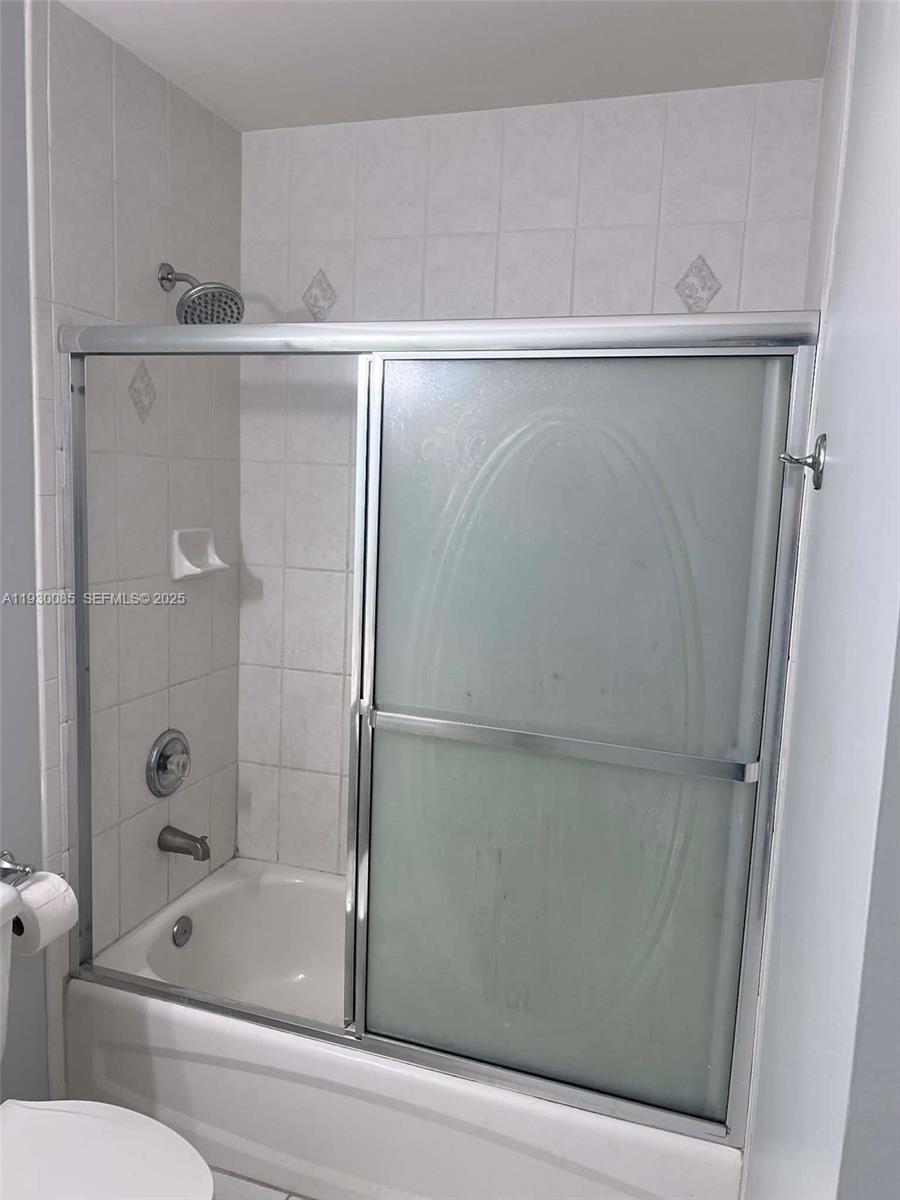 883 Southwest 142nd Place Miami, FL 33184 - Photo 7 of 9