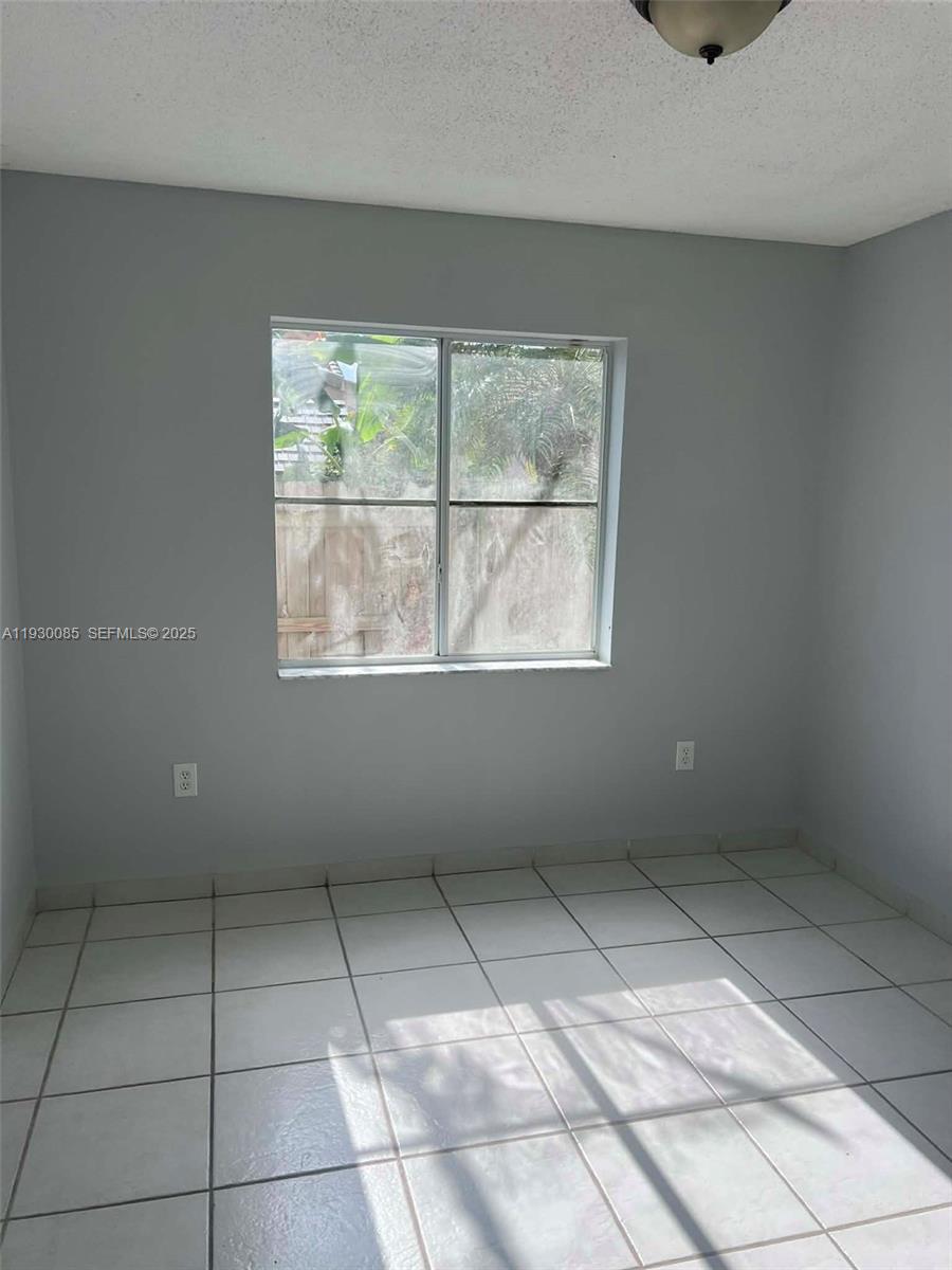 883 Southwest 142nd Place Miami, FL 33184 - Photo 8 of 9