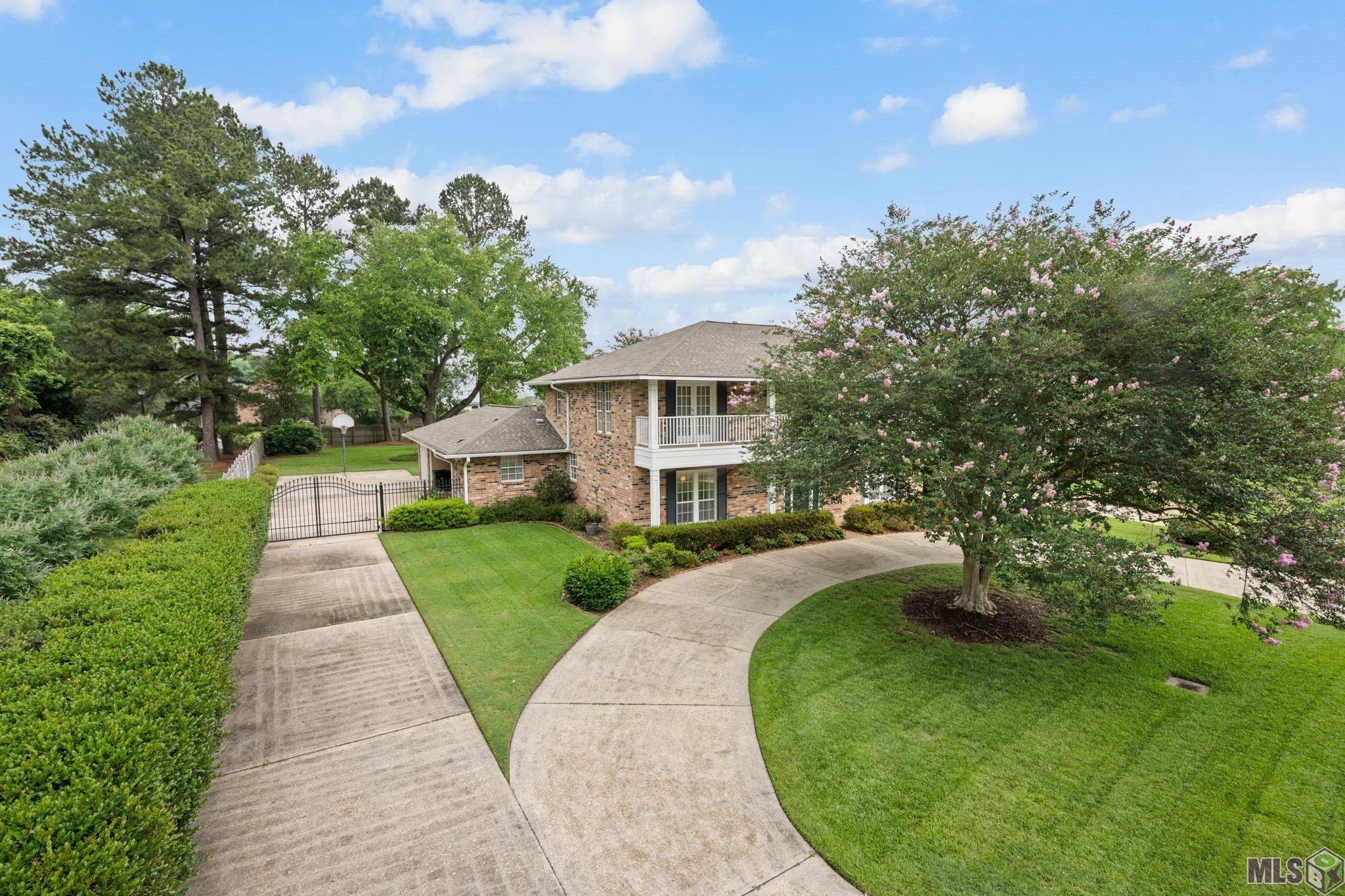 415 West Shady Lake Place Baton Rouge, LA 70810 - Photo 2 of 24