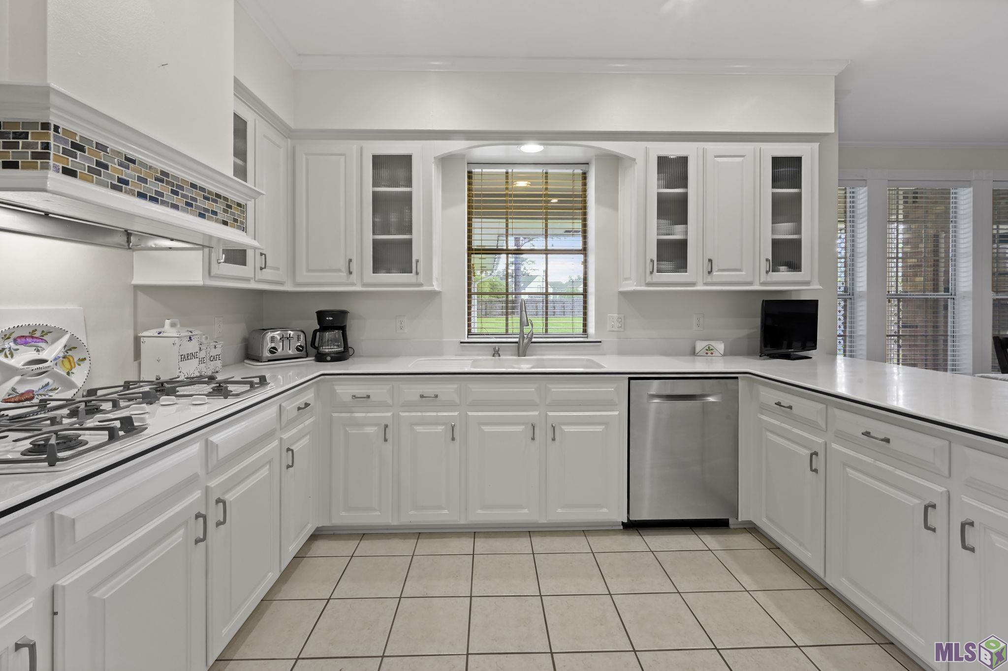 415 West Shady Lake Place Baton Rouge, LA 70810 - Photo 9 of 24