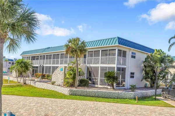 $690,050 | 827 East Gulf Drive, Unit K8, Sanibel, FL 33957