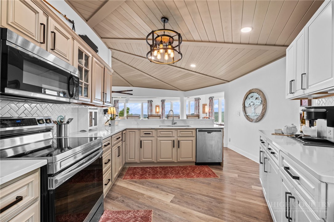 128 Village Road Beech Mountain, NC 28604 - Photo 15 of 32