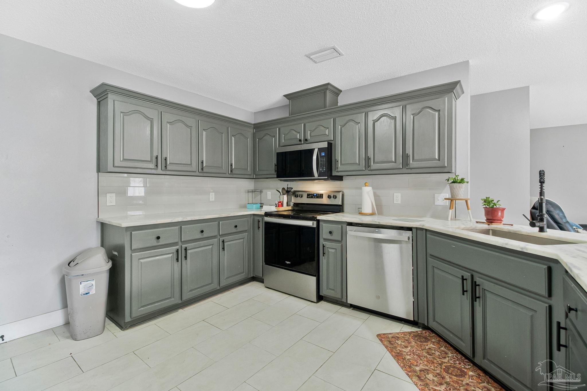 3972 Floridatown Road Pace, FL 32571 - Photo 6 of 63