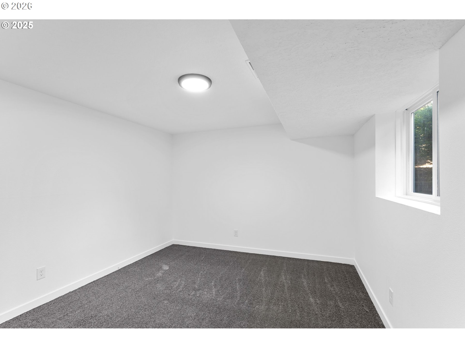2 Falstaff Lake Oswego, OR 97035 - Photo 27 of 39 a view of an empty room