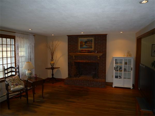 40 Morrison Road West Wakefield, MA 01880 - Photo 6 of 10 Gallery Image 6