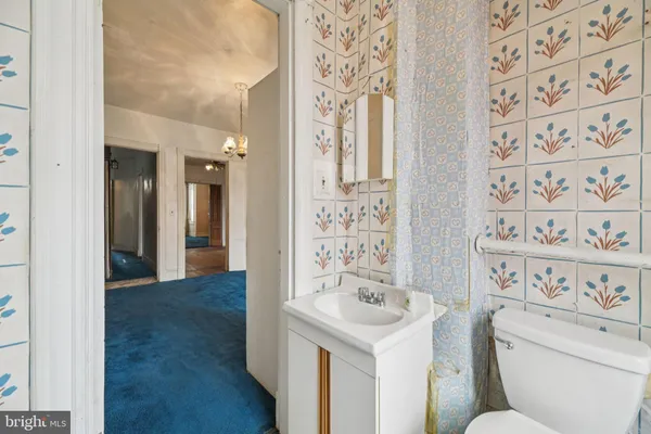 $990,000 | 712 4th Street Southeast, Washington, DC 20003