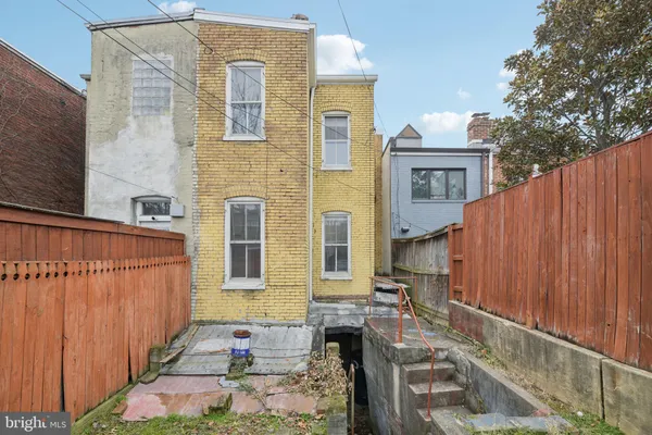 $990,000 | 712 4th Street Southeast, Washington, DC 20003