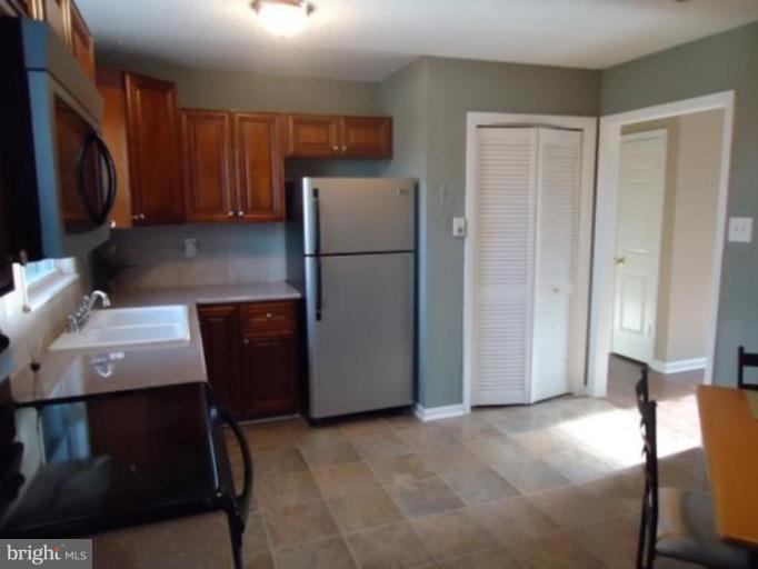 27 Merlin Drive Inwood, WV 25428 - Photo 3 of 8 Kitchen #2