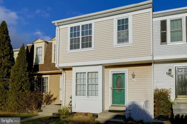 $2,400 | 18927 Birdseye Drive, Germantown, MD 20874