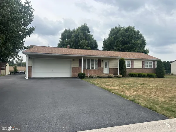 $299,900 | 812 Sycamore Lane, Lebanon, PA 17046