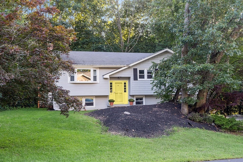 4 Olde Berry Road Andover, MA 01810 - Photo 1 of 23 Gallery Image 1