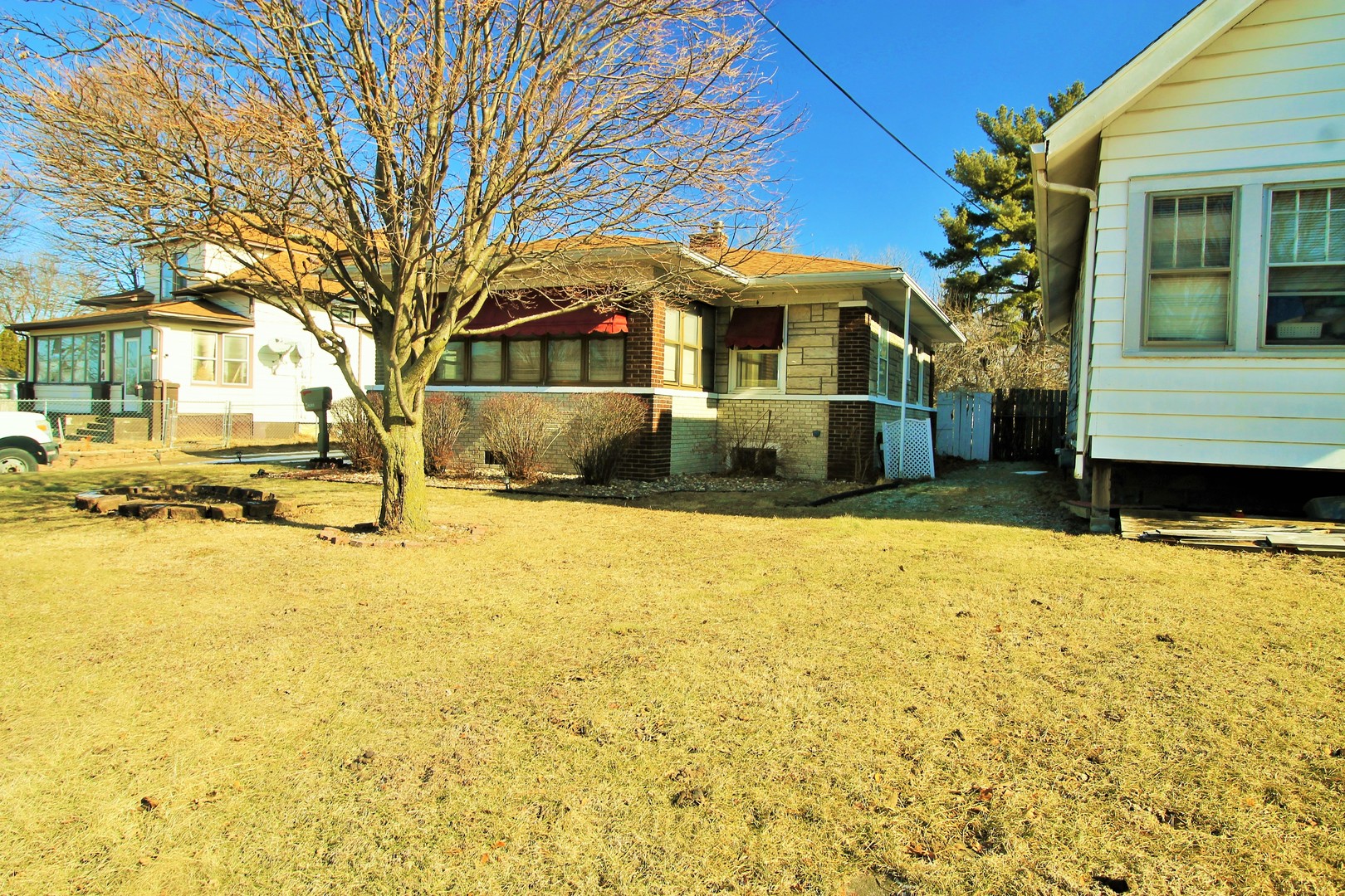 2218 3rd Street East Moline, IL 61244 - Photo 2 of 23