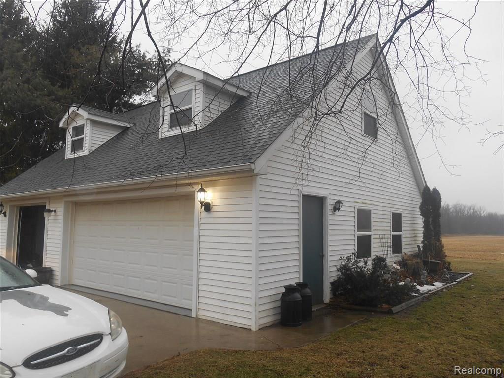 3701 Oak Grove Road North Branch, MI 48461 - Photo 40 of 45 Side view of garage.