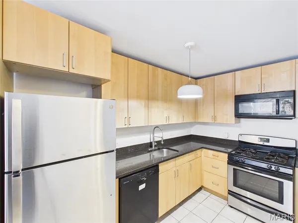 $1,100 | 210 North 17th Street, Unit 201, St. Louis, MO 63103