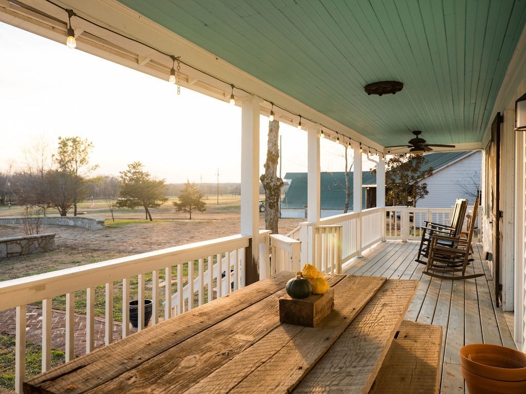 6415 Pinewood Road Nunnelly, TN 37137 - Photo 34 of 94 a view of balcony with couch