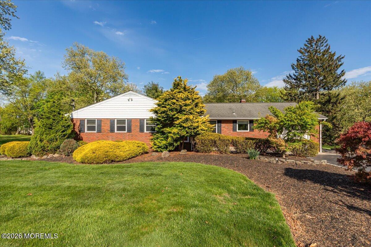 29 Centerville Road Holmdel, NJ 07733 - Photo 3 of 53 52-3V0A3823