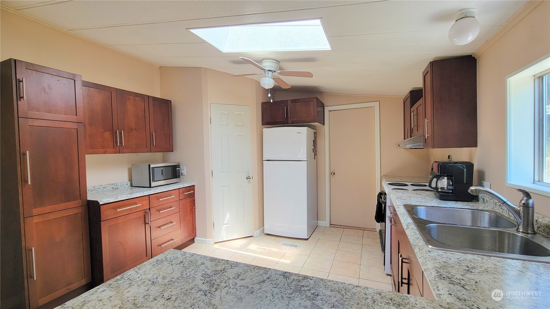 14355 Carney Lake Road Southwest Port Orchard, WA 98367 - Photo 14 of 33 Gallery Image 14
