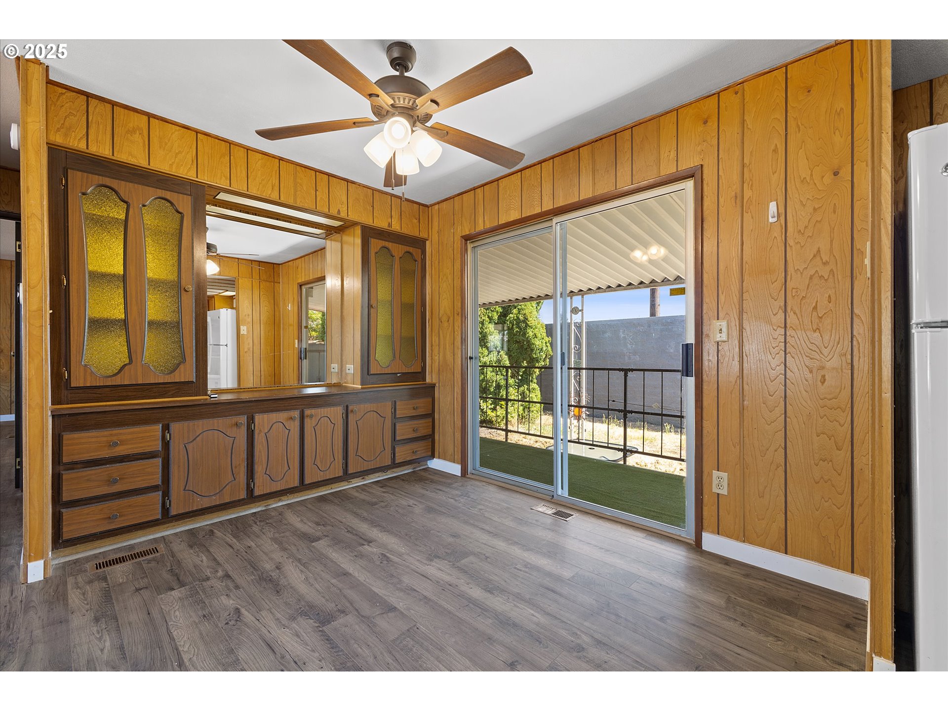 2902 East 2nd Street, Unit 110 Newberg, OR 97132 - Photo 7 of 29 a view of an entryway