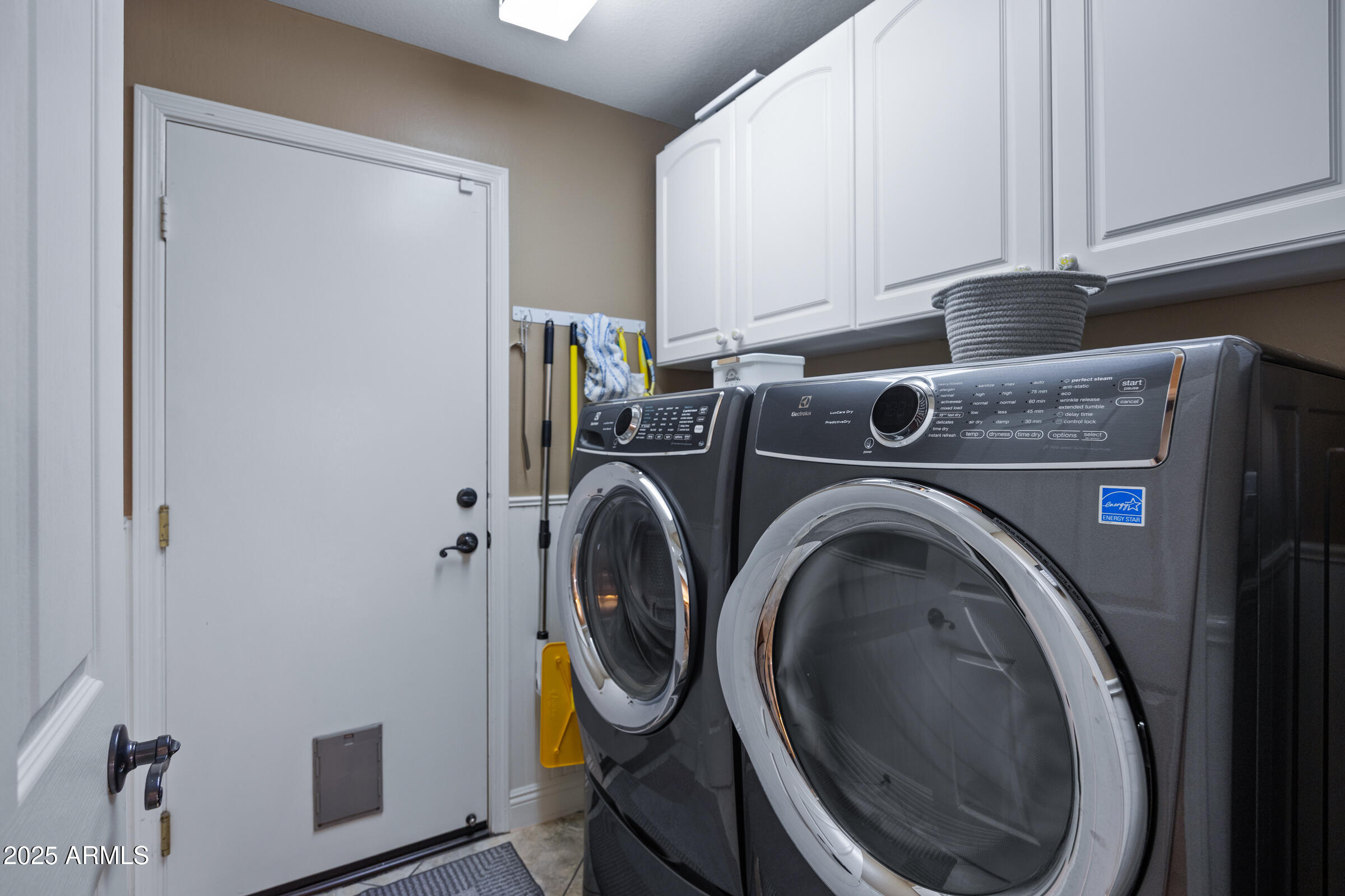 1111 West Lisa Lane Tempe, AZ 85284 - Photo 36 of 58 a utility room with dryer and washer