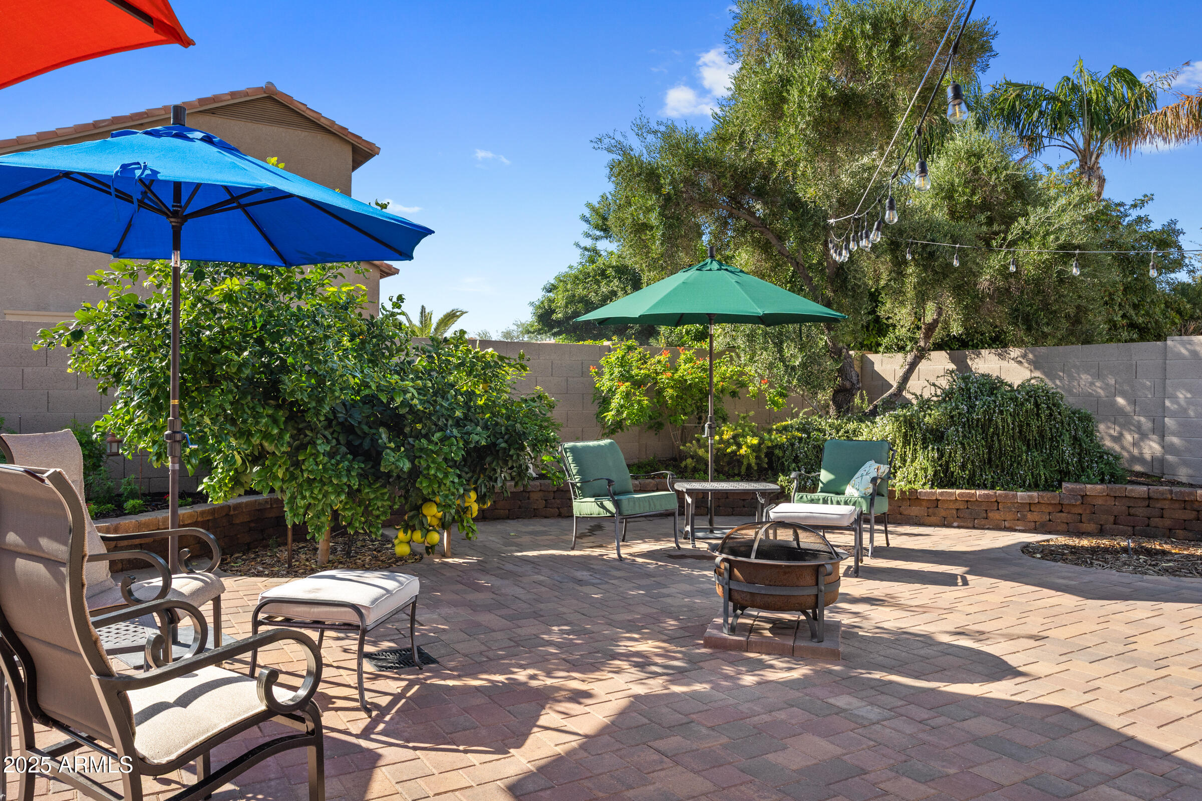 1111 West Lisa Lane Tempe, AZ 85284 - Photo 40 of 58 a view of a outdoor space with couple of chairs