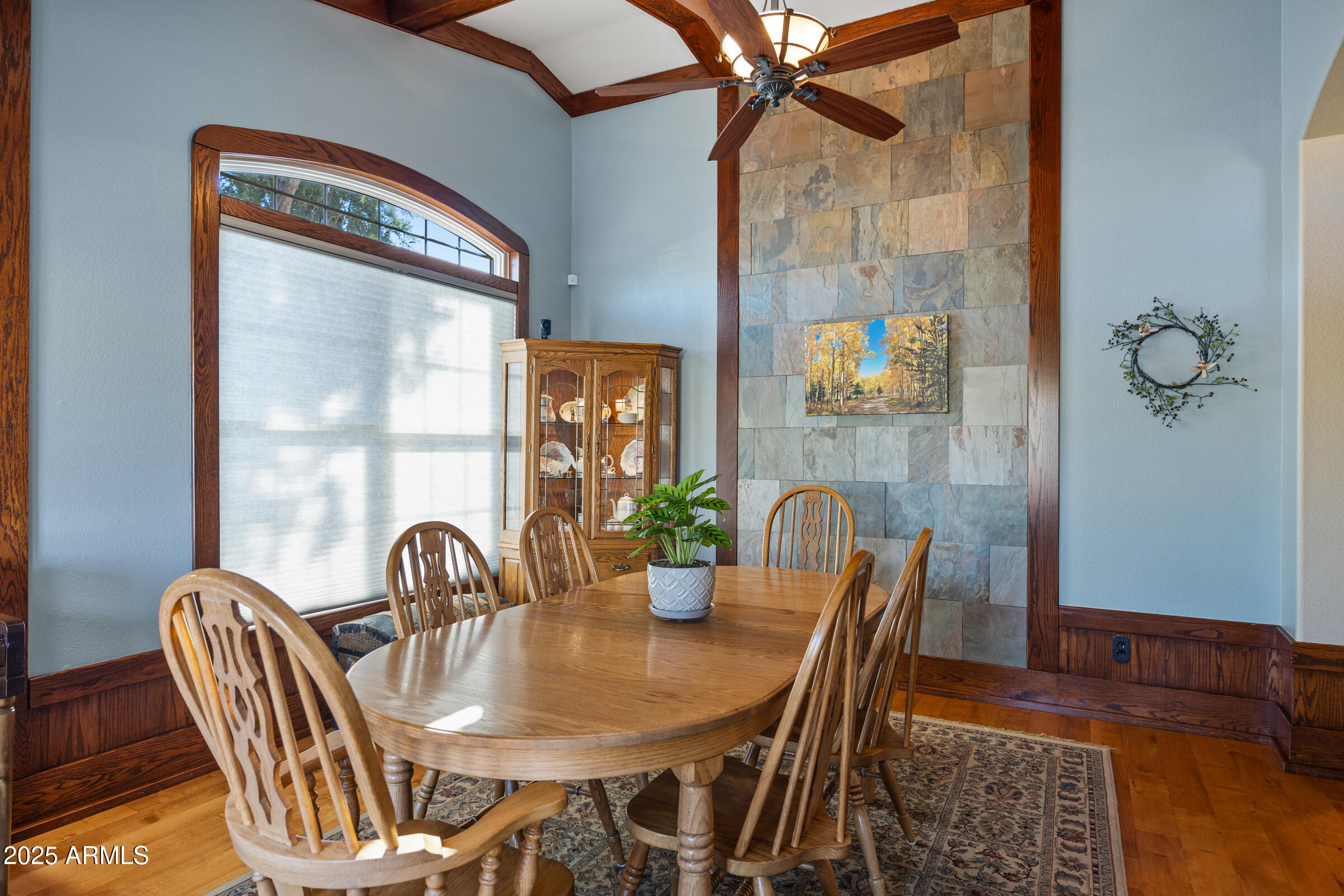 1111 West Lisa Lane Tempe, AZ 85284 - Photo 9 of 58 a dining room with furniture and window