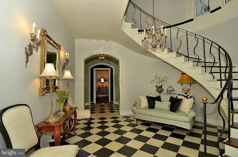 100 Witherspoon Road Baltimore, MD 21212 - Photo 23 of 30 Elegant black and white marble, floating staircase