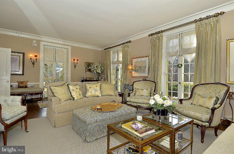 100 Witherspoon Road Baltimore, MD 21212 - Photo 25 of 30 Elegant space flanked by 2 covered porches
