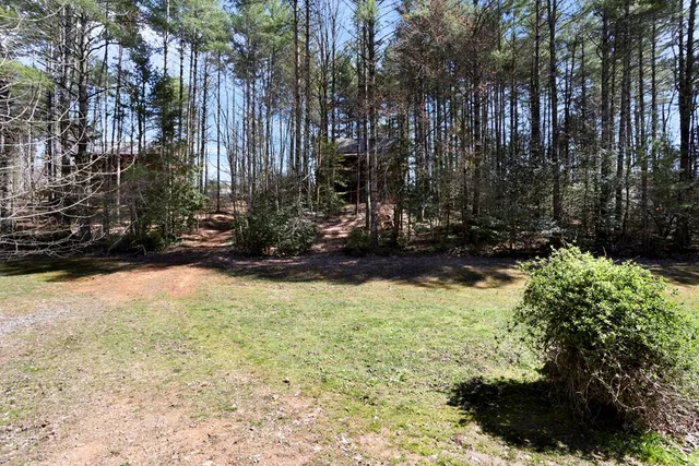 a view of a pathway of a house