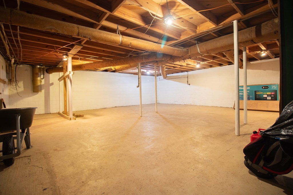 2811 16th Avenue Valley, AL 36854 - Photo 20 of 23 a view of an empty room