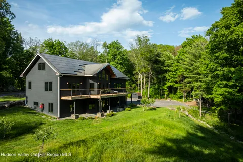 $1,595,000 | 592 Swartekill Road, New Paltz, NY 12561