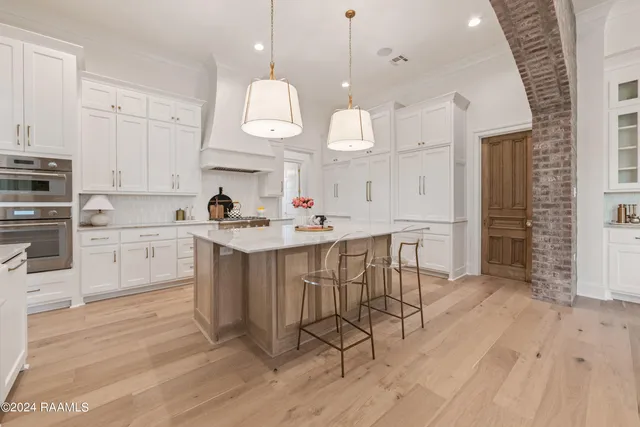 $1,199,000 | 202 Winding Wood Lane, Lafayette, LA 70508