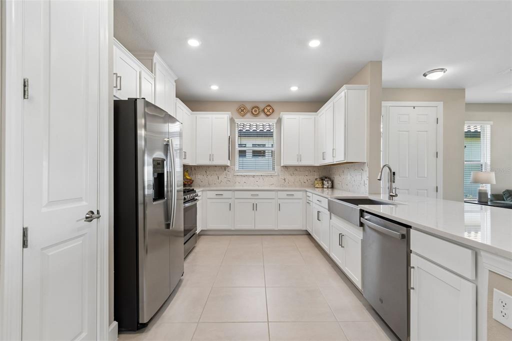 4647 Garofalo Road Wesley Chapel, FL 33543 - Photo 2 of 92