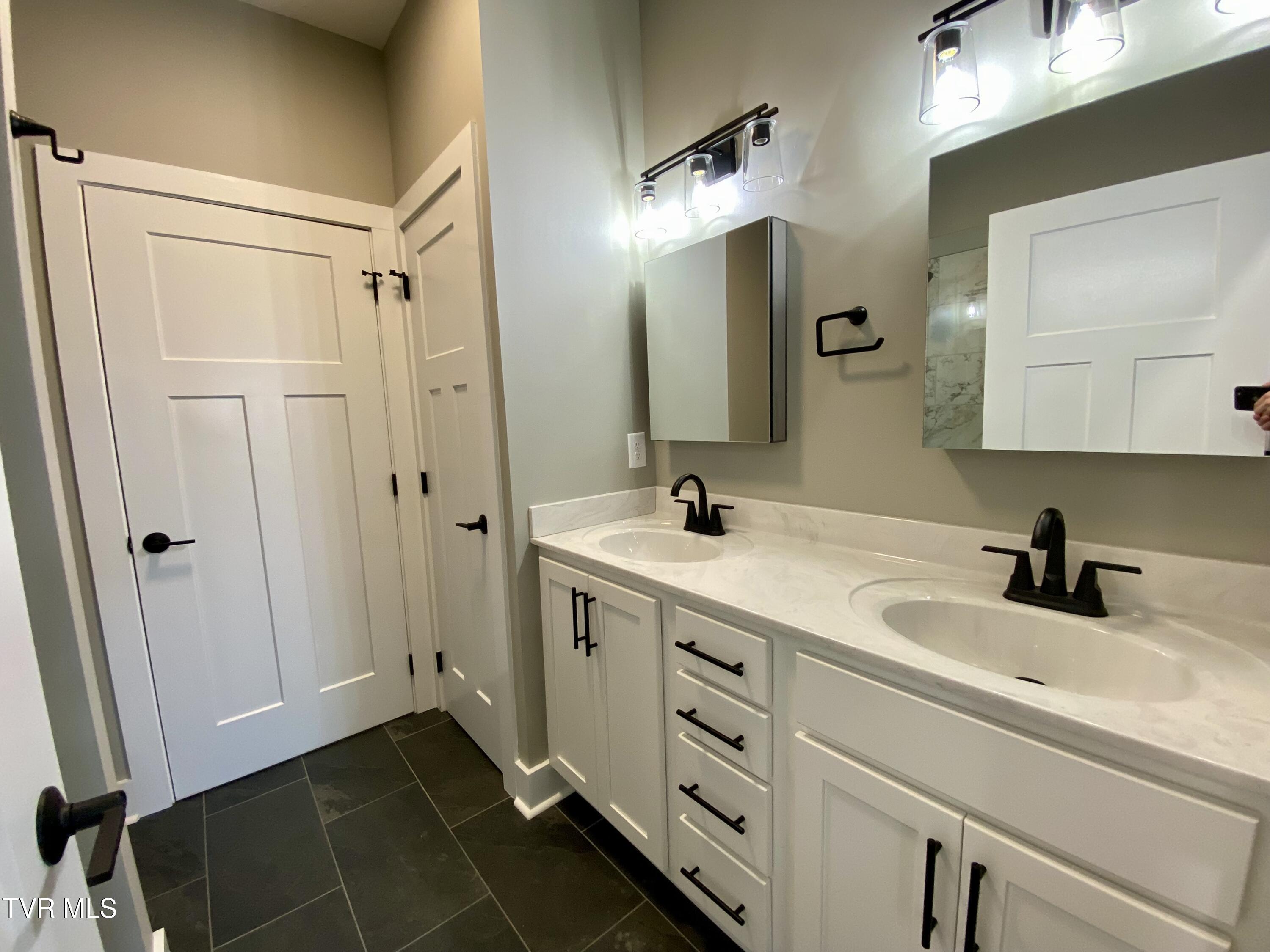 100 Virginia Drive Greeneville, TN 37745 - Photo 11 of 33 11 - Primary Bathroom 1