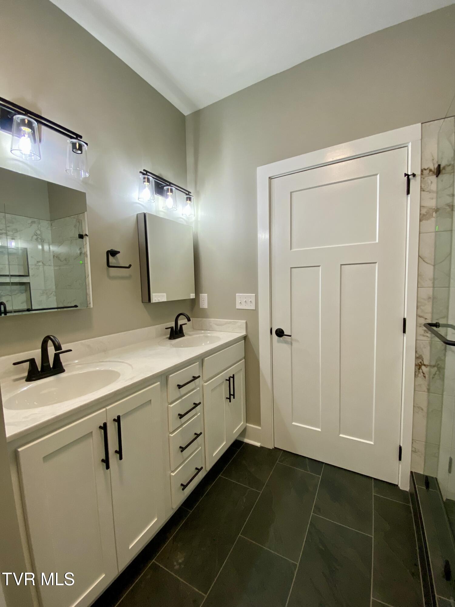 100 Virginia Drive Greeneville, TN 37745 - Photo 12 of 33 13 - Primary Bathroom 4