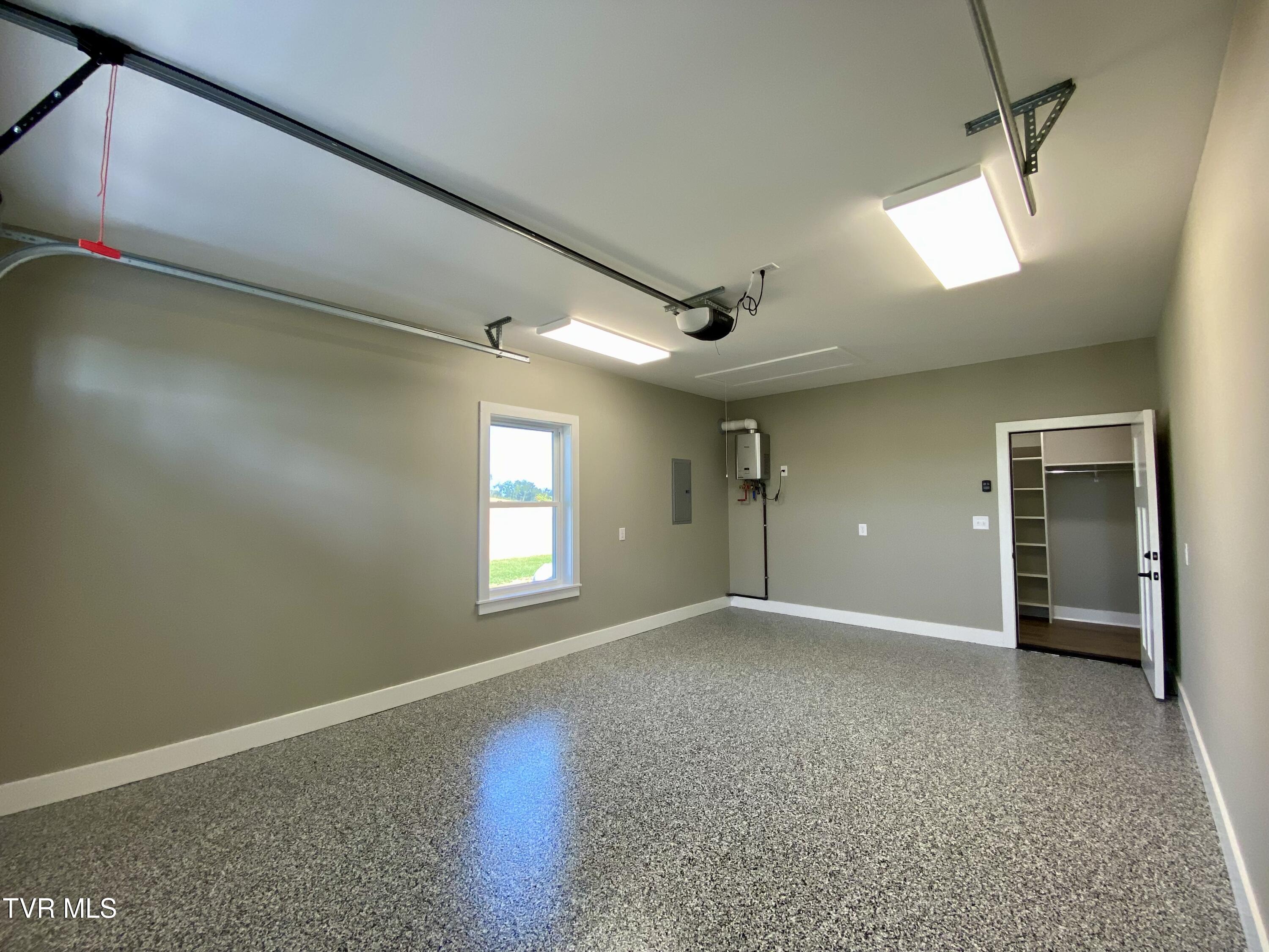 100 Virginia Drive Greeneville, TN 37745 - Photo 21 of 33 22 - Garage 2