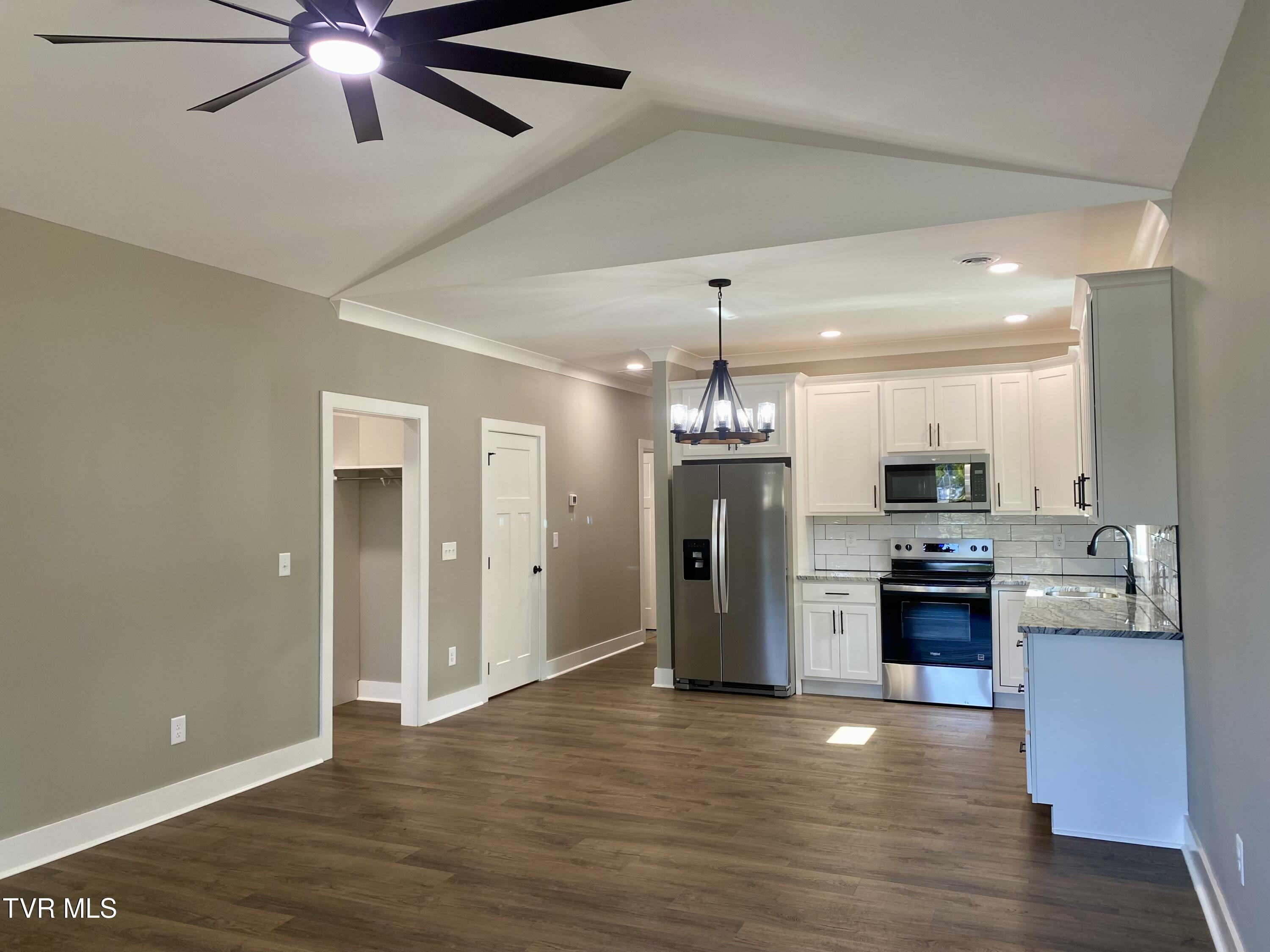 100 Virginia Drive Greeneville, TN 37745 - Photo 5 of 33 5 - Kitchen - Living 2