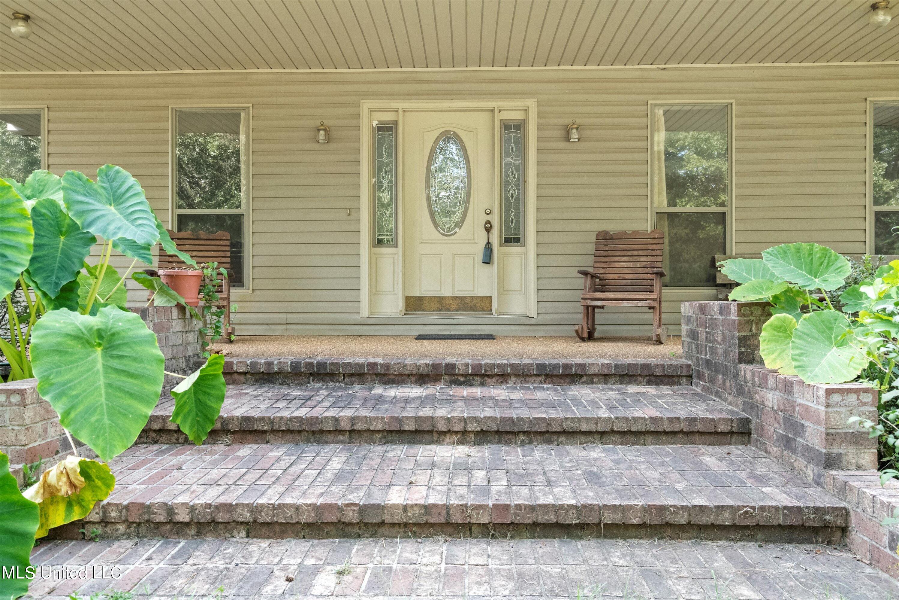 1717 Ross Road Olive Branch, MS 38654 - Photo 4 of 31 04-DSC2350