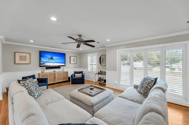 $674,900 | 1093 Harbor View Road, Charleston, SC 29412