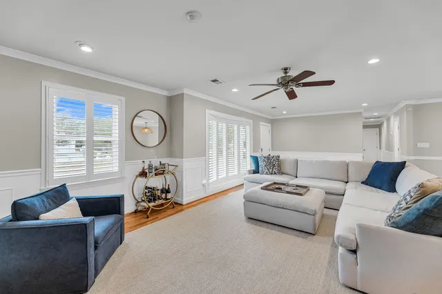 $674,900 | 1093 Harbor View Road, Charleston, SC 29412