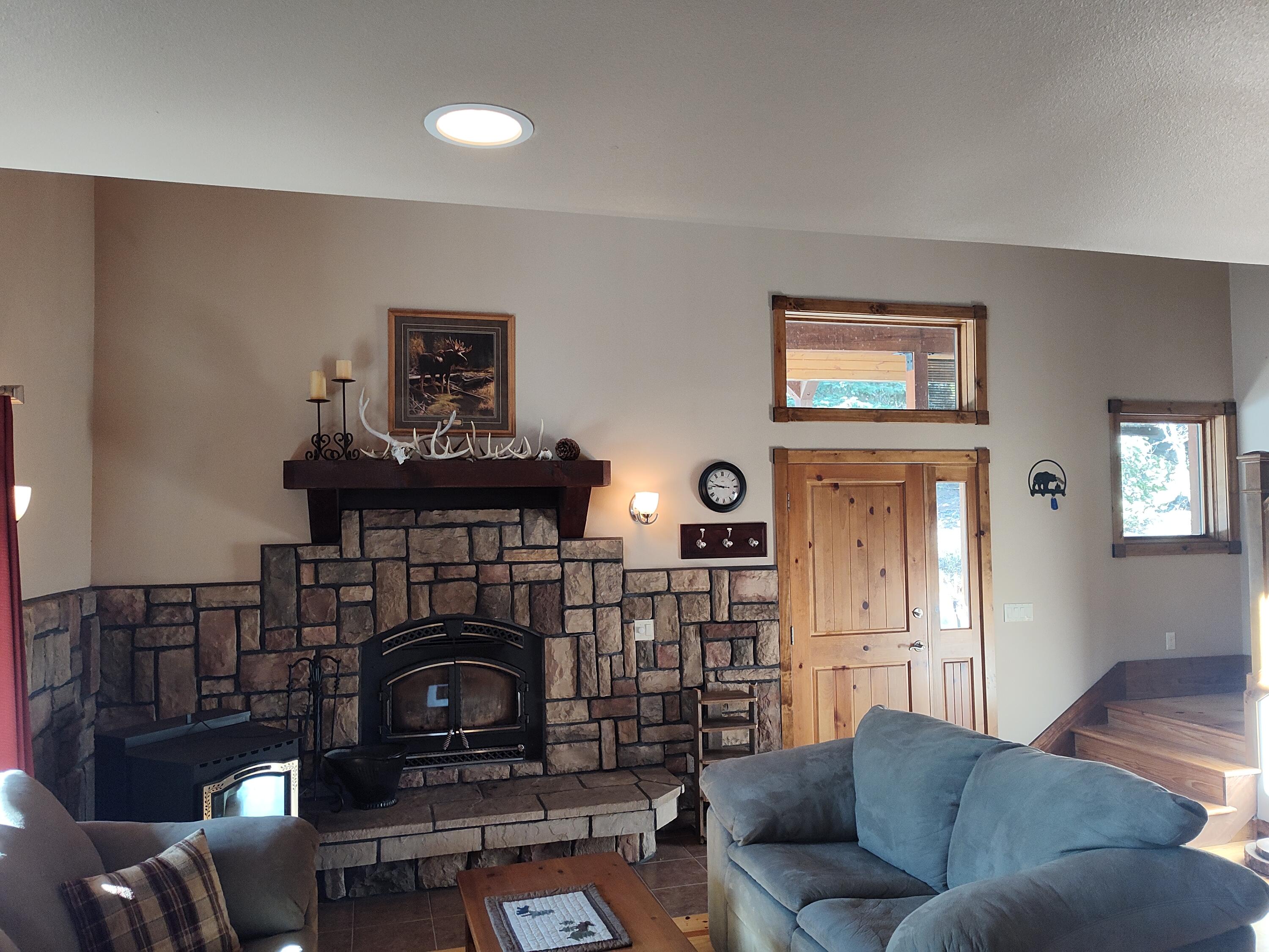 45 Blacktooth Road Sheridan, WY 82801 - Photo 16 of 47 Living Room