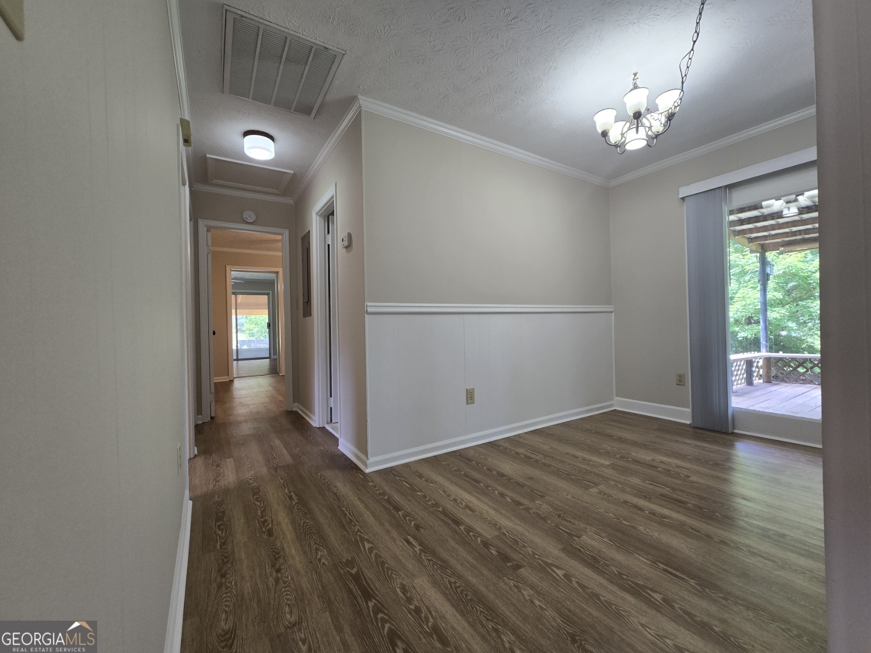 606 Viewpoint Drive Jackson, GA 30233 - Photo 4 of 29