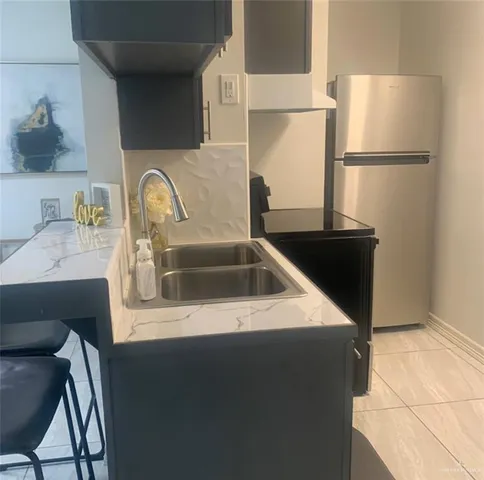 a close view of sink and tap