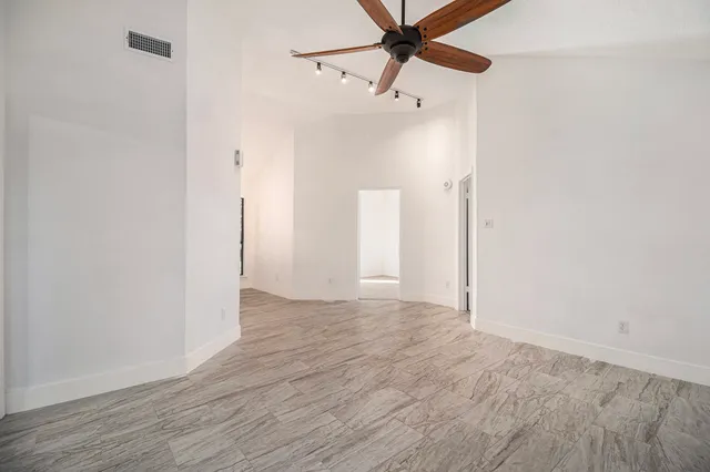 $1,700 | 1019 West Brompton Drive, Pearland, TX 77584