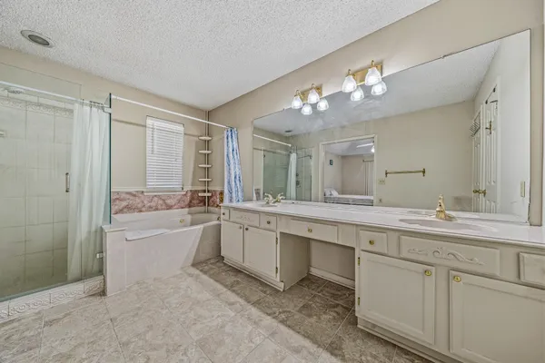 $2,200 | 9915 Villa Verde Drive, Houston, TX 77064