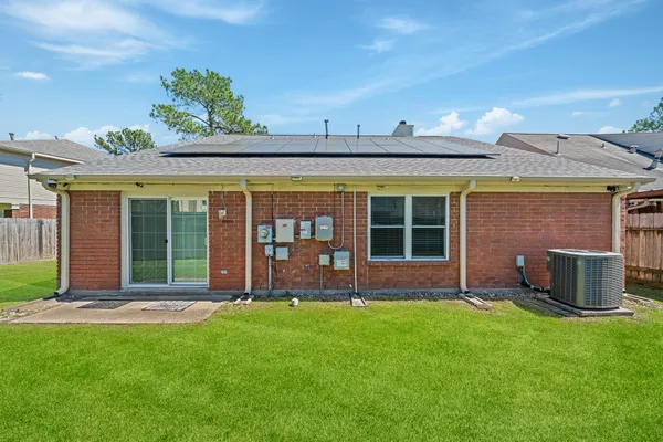 $2,200 | 9915 Villa Verde Drive, Houston, TX 77064
