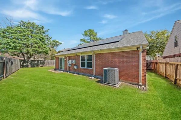 $2,200 | 9915 Villa Verde Drive, Houston, TX 77064