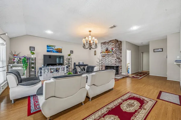 $2,200 | 9915 Villa Verde Drive, Houston, TX 77064