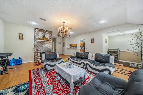 $2,200 | 9915 Villa Verde Drive, Houston, TX 77064