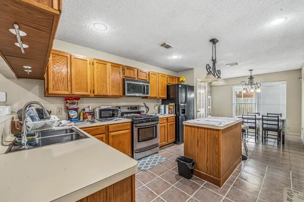 $2,200 | 9915 Villa Verde Drive, Houston, TX 77064