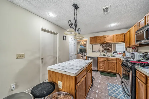 $2,200 | 9915 Villa Verde Drive, Houston, TX 77064